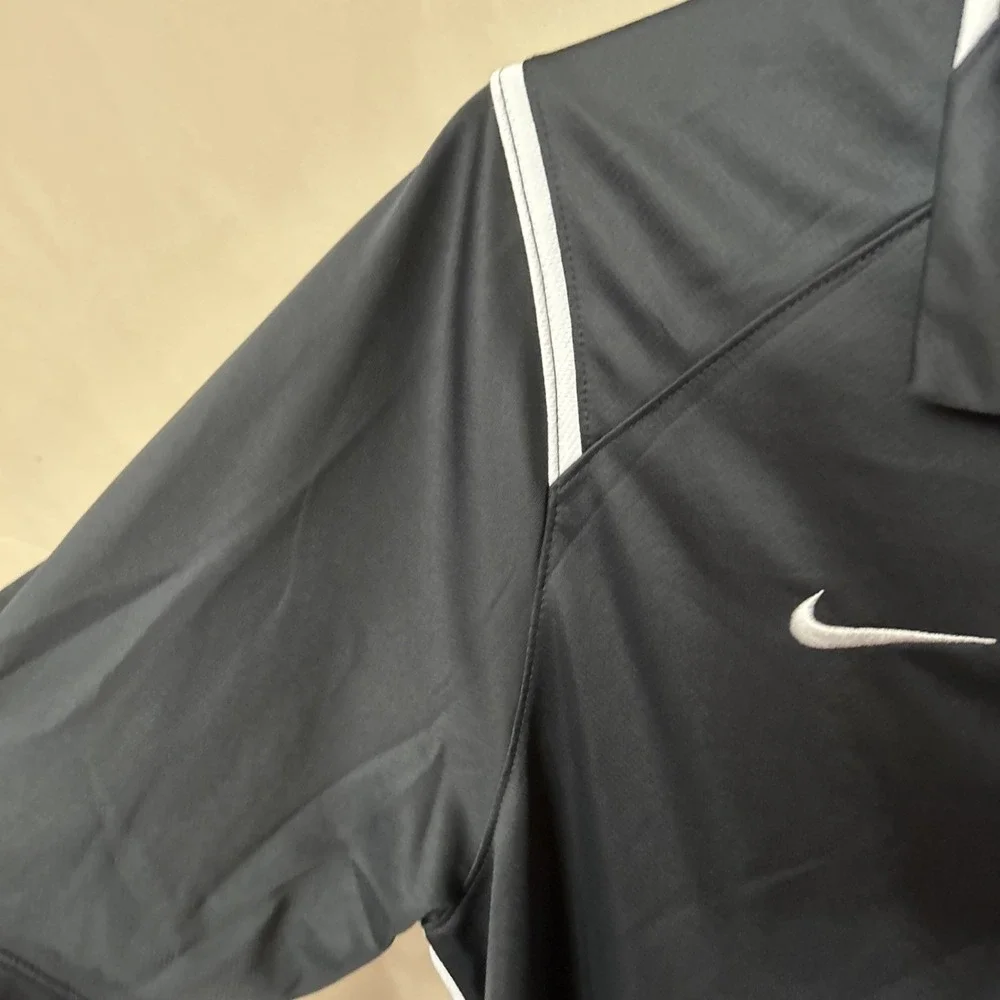 nike large gray dri fit short sleeve Polo‎ Shirt With White